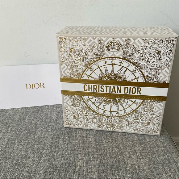 Dior Gift Box Gold and white measures 8.5 x 8.5 x 4 inches new - Picture 1 of 4